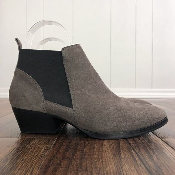 Aquatalia Fionna Ankle Bootie Suede Leather Almond Toe Made in Italy Size 7 Gray - Picture 1 of 16
